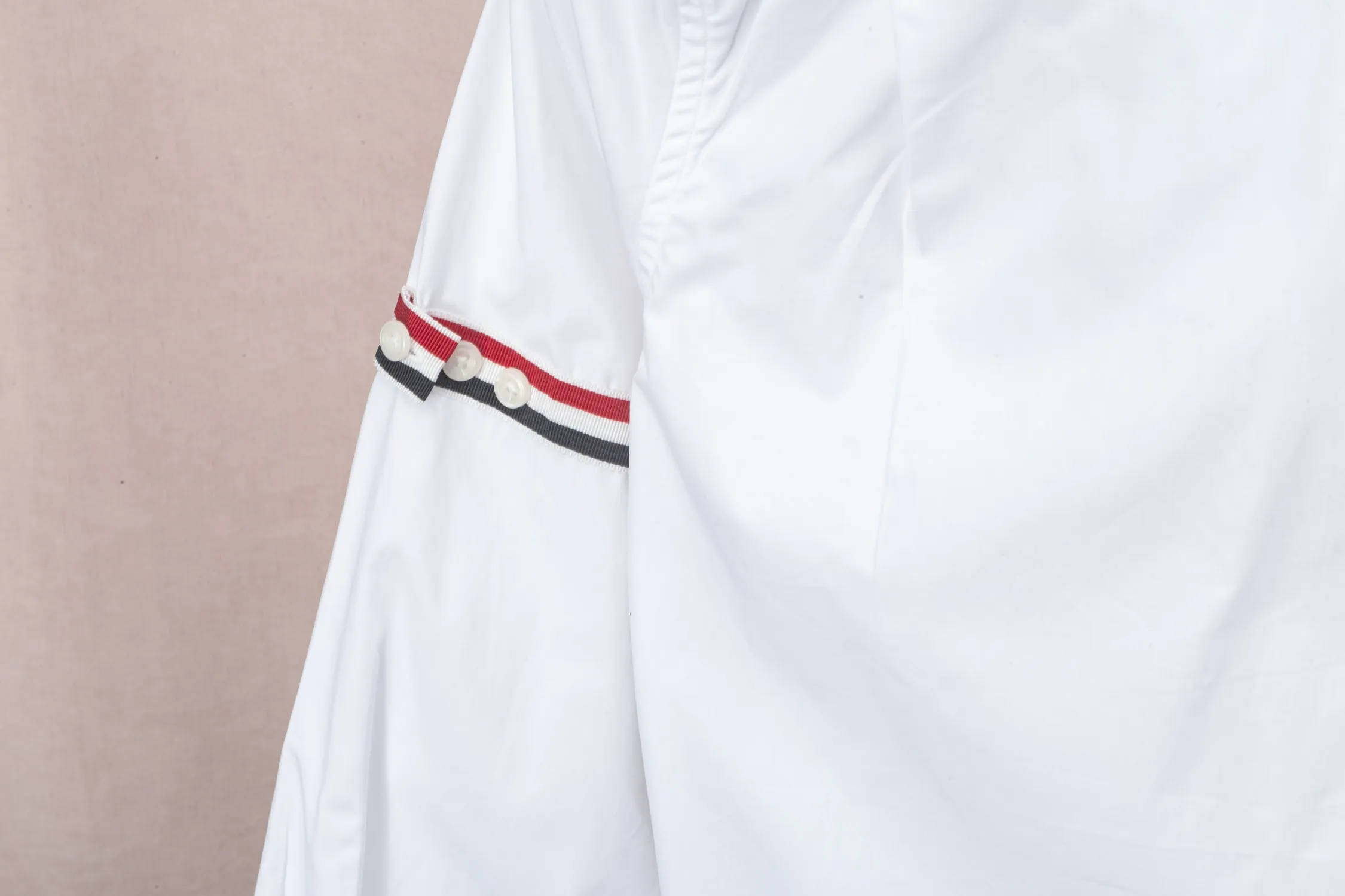 （TB ） THOM BROWNE · TBNew Arrival Authentic Authentic Factory Authentic TB + + ：White Light Blue Size：0/1/2/3